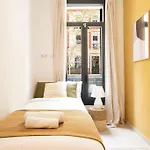 Rambla Poblenou 12 Апартаменты *